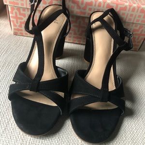 Gianni Bini black heels: worn twice: perfect for the holidays !